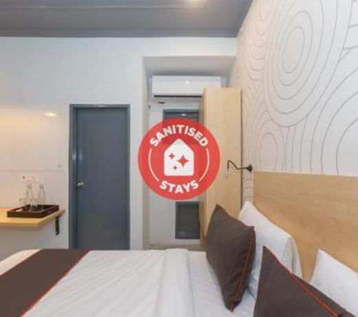 Vaccinated Staff- OYO 78949 Collection O Hotel Royalty