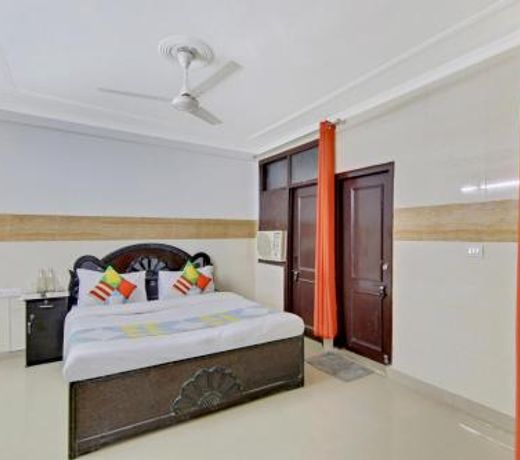Vaccinated Staff- OYO 78523 AR Comfort Residency