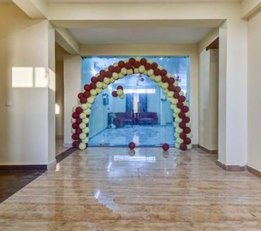 Capital O 72445 Hotel Radhika Royal
