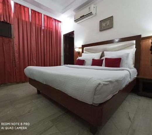 HOTEL CORPORATE INN