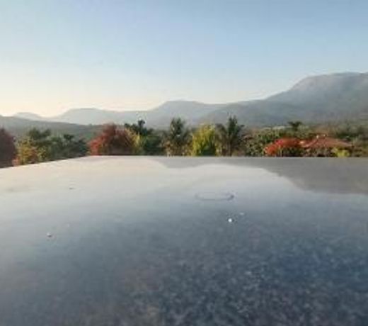 GOLDEN HILL RESORT
