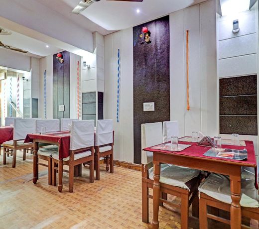 OYO 77893 Hotel Gopal