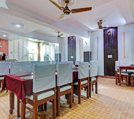 OYO 77893 Hotel Gopal
