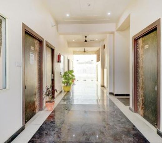 OYO 78853 Hotel Raj Paradise