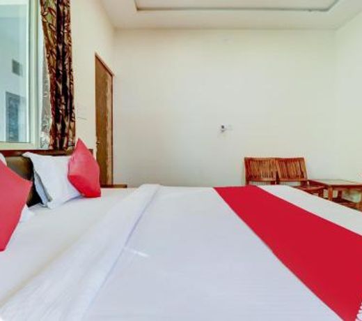 OYO 78853 Hotel Raj Paradise