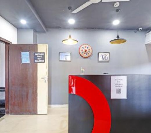 Townhouse 706 Hotel RJB Grand
