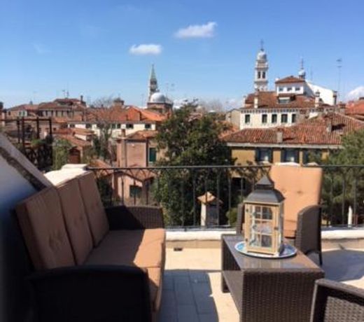 VENICE HOLIDAY TERRACE