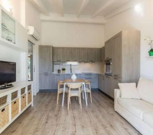Modern cozy big balcony ENTIRE APARTMENT