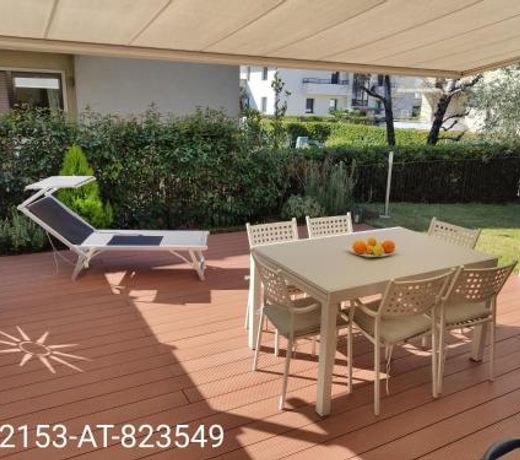 Family Garden Apartment