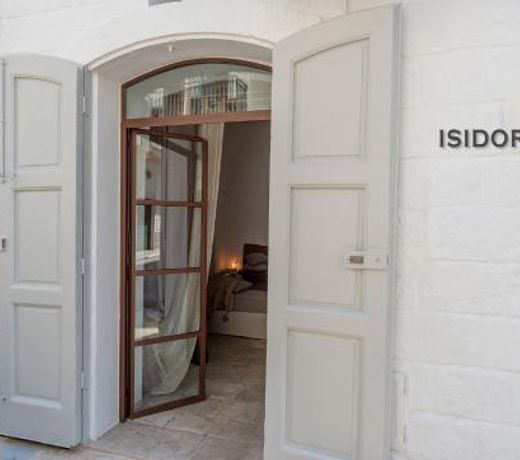 Isidora