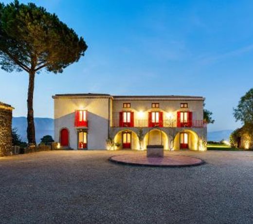 Etna Retreat