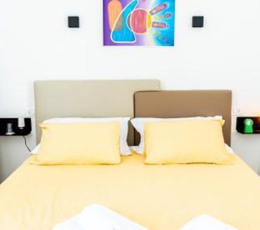 Zeta Rooms