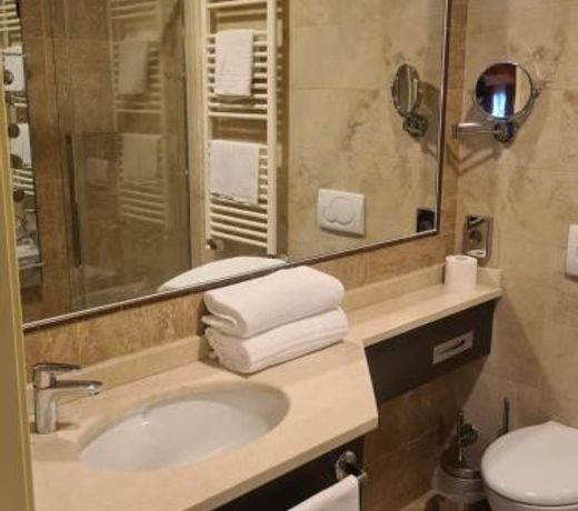 Elysium Hotel Raya