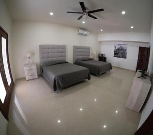 21 Suite with Jacuzzi a shared pool