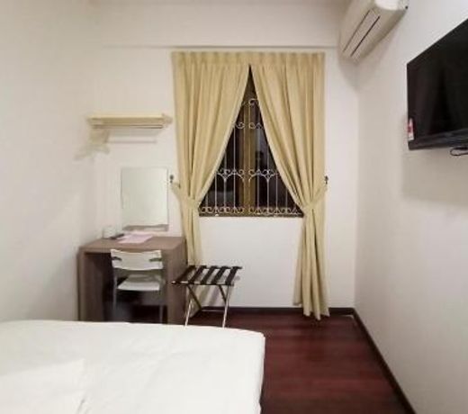 OYO 90260 Natol Homestay London