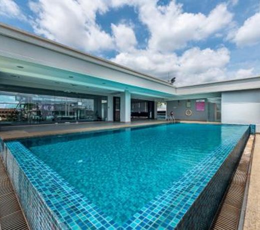 8500SF Roof Top Stay With Private Infinity Pool & Gym Located In Cyberjaya