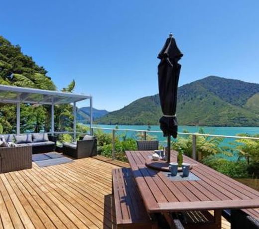 Aquamarine Dreams - Marlborough Holiday Home