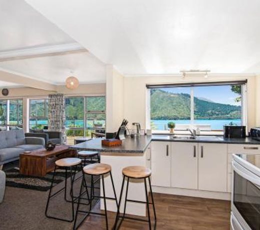 Aquamarine Dreams - Marlborough Holiday Home