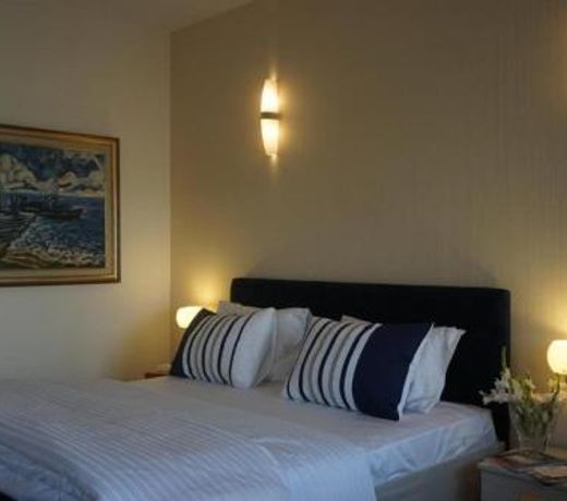 Airport Hotel