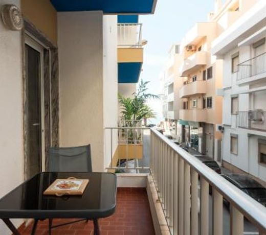 Jaune - 50 meters to the beach - Quarteira