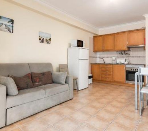Jaune - 50 meters to the beach - Quarteira