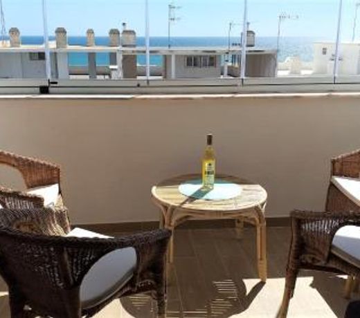 T1 Mira Praia 7 - Remodelado, Ar-Condicionado, Vista Mar, Wifi