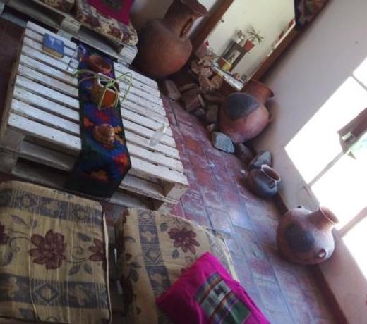L.Q hostel