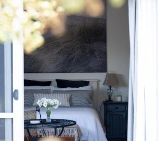 Tranquil, spacious and private garden retreat