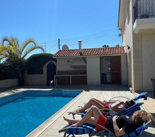 EPISKOPI VILLA, Luxury 4 Bedroom with Pool - Limassol