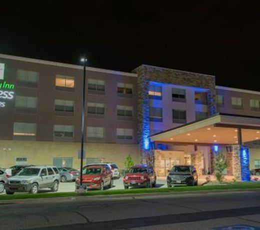 Holiday Inn Express & Suites Dayton North - Vandalia, an IHG Hotel