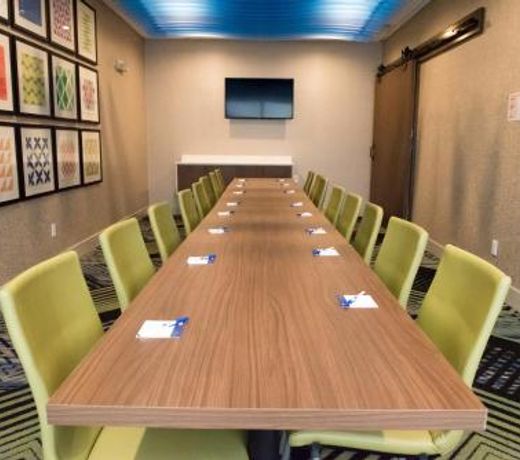 Holiday Inn Express & Suites Dayton North - Vandalia, an IHG Hotel