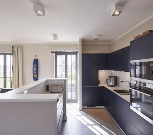 Reetland am Meer - Luxus Reetdachvilla mit 3 Schlafzimmern, Sauna und Kamin E27