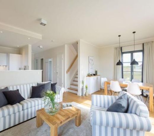 Reetland am Meer - Premium Reetdachvilla mit 2 Schlafzimmern, Sauna und Kamin E04