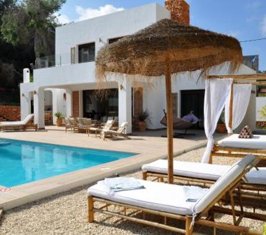 VILLA AZURO Spectacular IBIZA style Villa with heated private pool near PADEL court