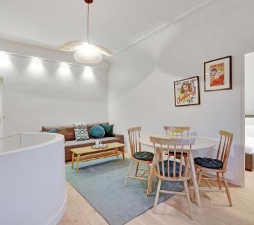 Pick A Flat's Apartment in Neuilly sur Seine - Avenue Charles de Gaulle