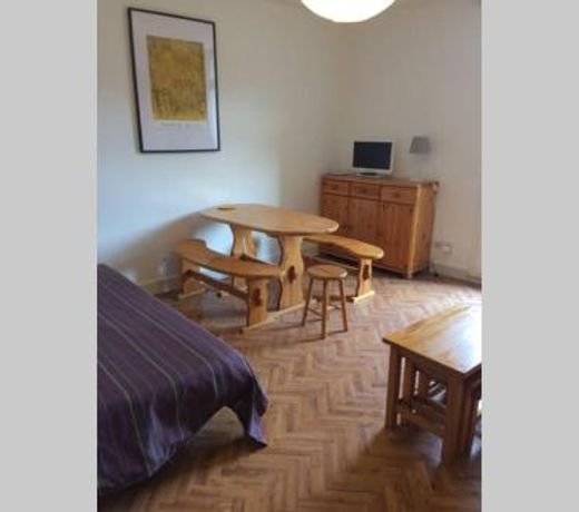 Studio lumineux avec balcon 2/4 pers. plein centre