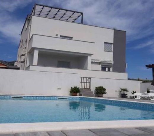 Apartments in Starigrad-Paklenica 41220