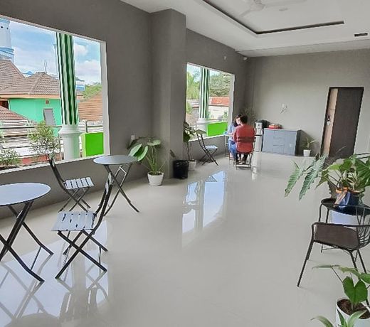 RedDoorz Plus near Siloam Hospital Balikpapan