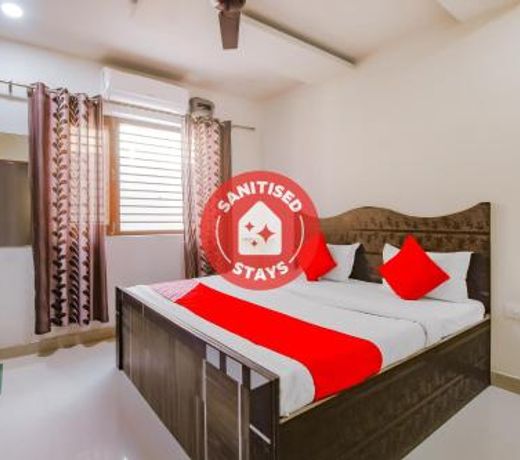 OYO 79216 Hotel Gms Inn