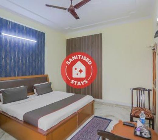 OYO 79157 Collection O Royal Grand Inn
