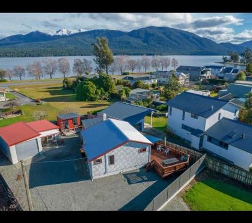 Te Anau Holiday Home - Free WIFi - Free Bikes & Kayaks - Short Walk to Lake & Town - Top Views