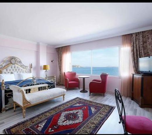 URLA PERA HOTEL