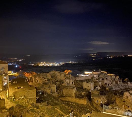 Alice in Cappadocia