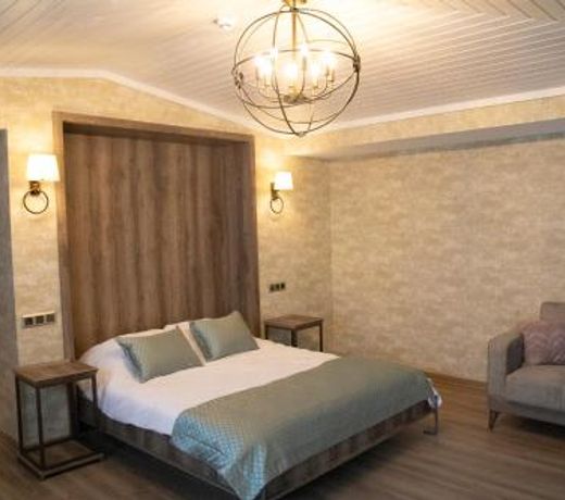 Castle Franco Suites