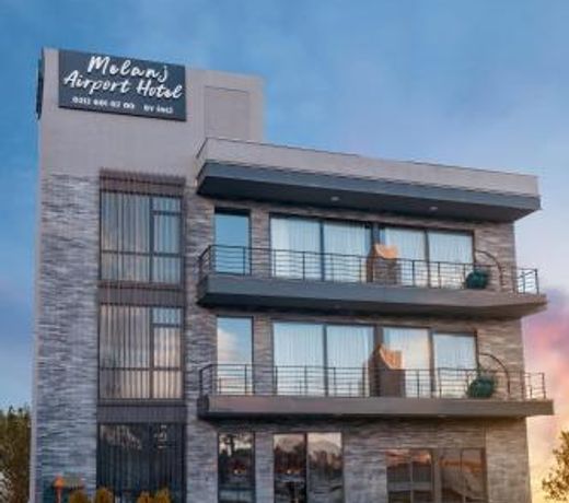 Melanj Airport Hotel