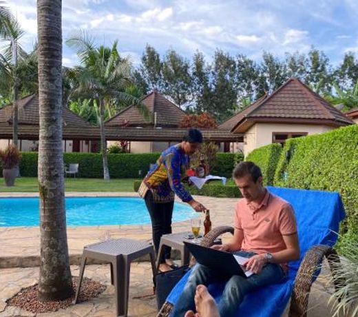 Ahadi Lodge