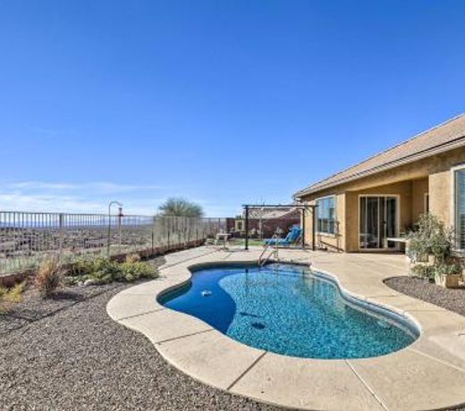 Tucson Home with Private Pool and Mountain Views!