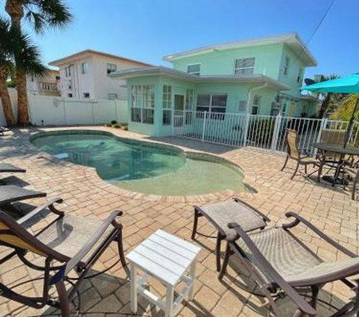 Cozy Canaveral Cottages