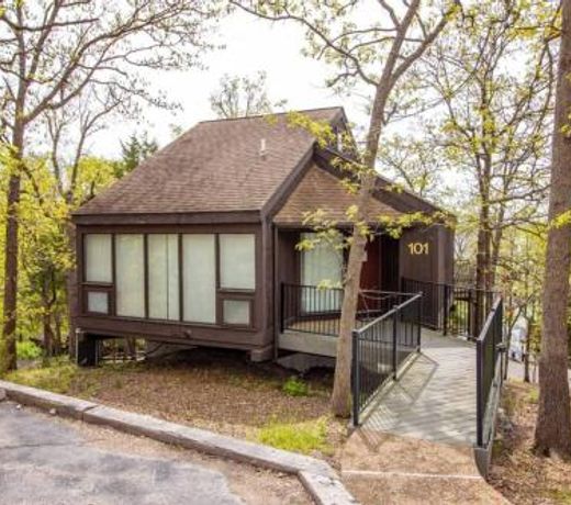 Unit 101 - Treeloft 3 Bedroom Villa