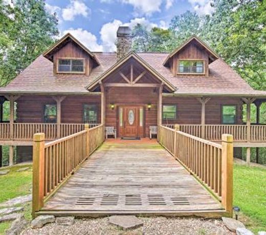 Secluded Modern Cabin, about 25 Mi to Bentonville!
